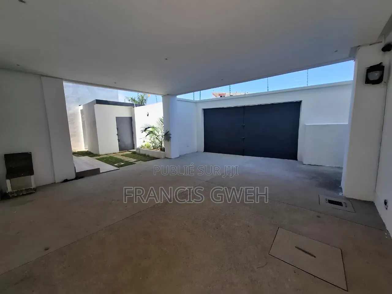 4chbre Duplex dans Francis Gweh, Cocody à Louer