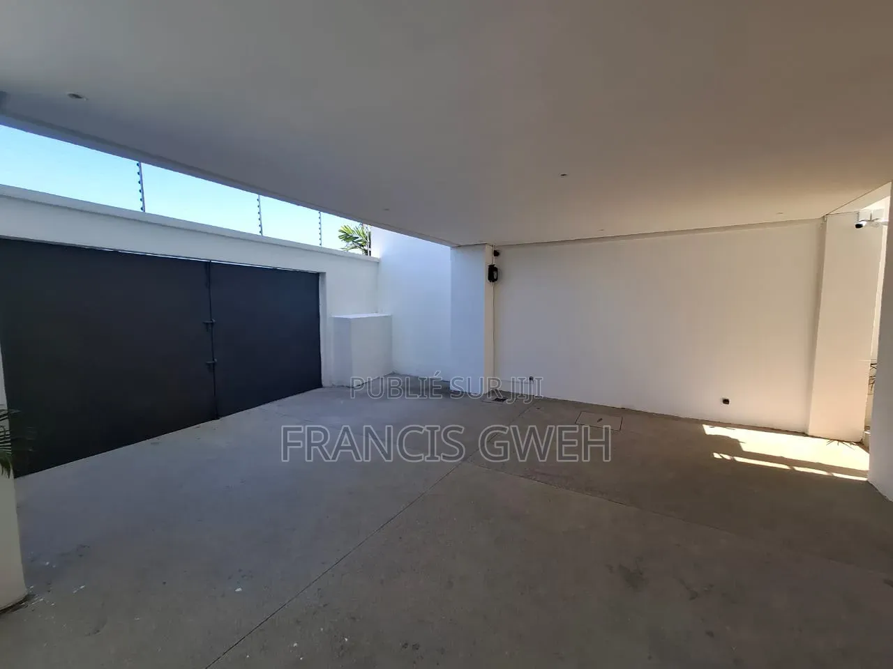 4chbre Duplex dans Francis Gweh, Cocody à Louer