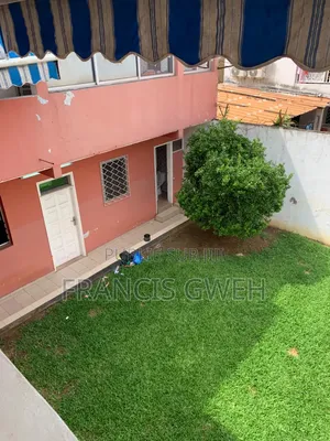 5chbre Duplex dans Francis Gweh, Cocody à Louer