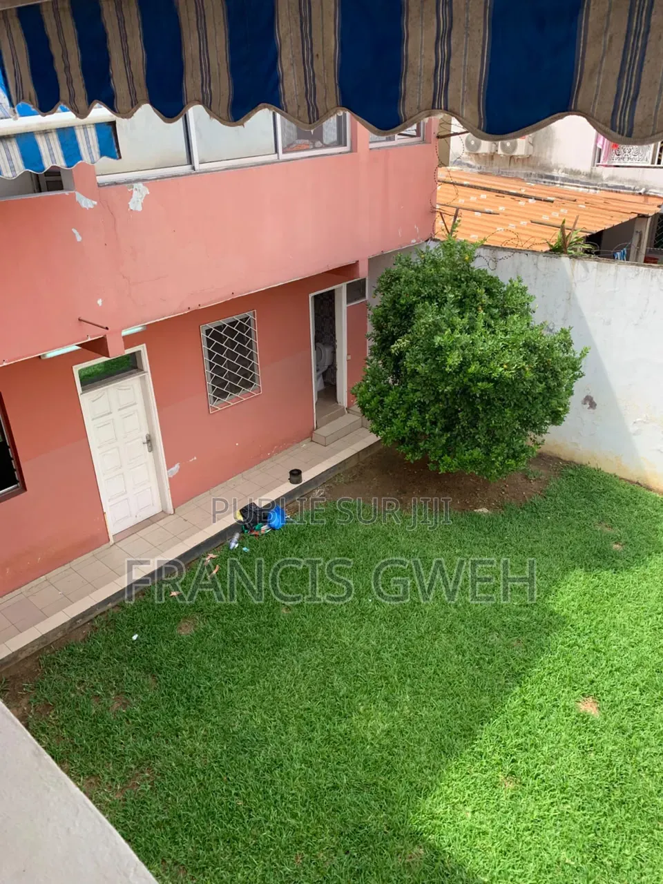 5chbre Duplex dans Francis Gweh, Cocody à Louer