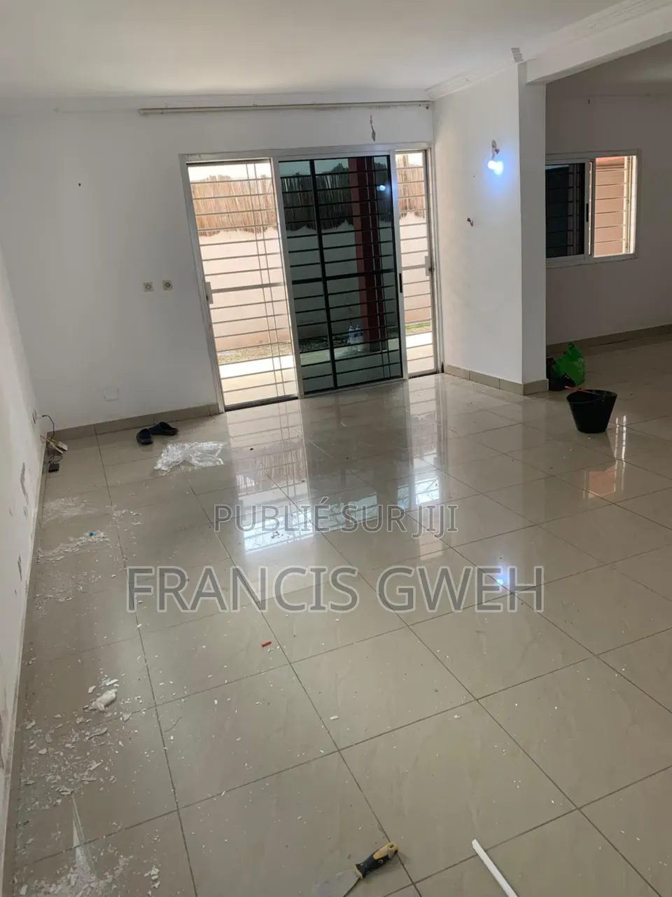 5chbre Duplex dans Francis Gweh, Cocody à Louer