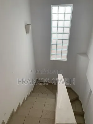 5chbre Duplex dans Francis Gweh, Cocody à Louer