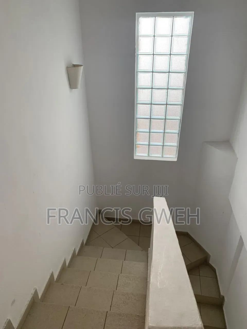 5chbre Duplex dans Francis Gweh, Cocody à Louer