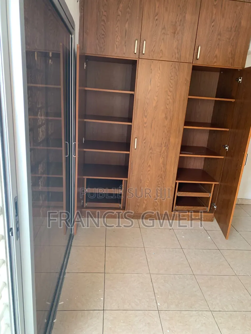 5chbre Duplex dans Francis Gweh, Cocody à Louer
