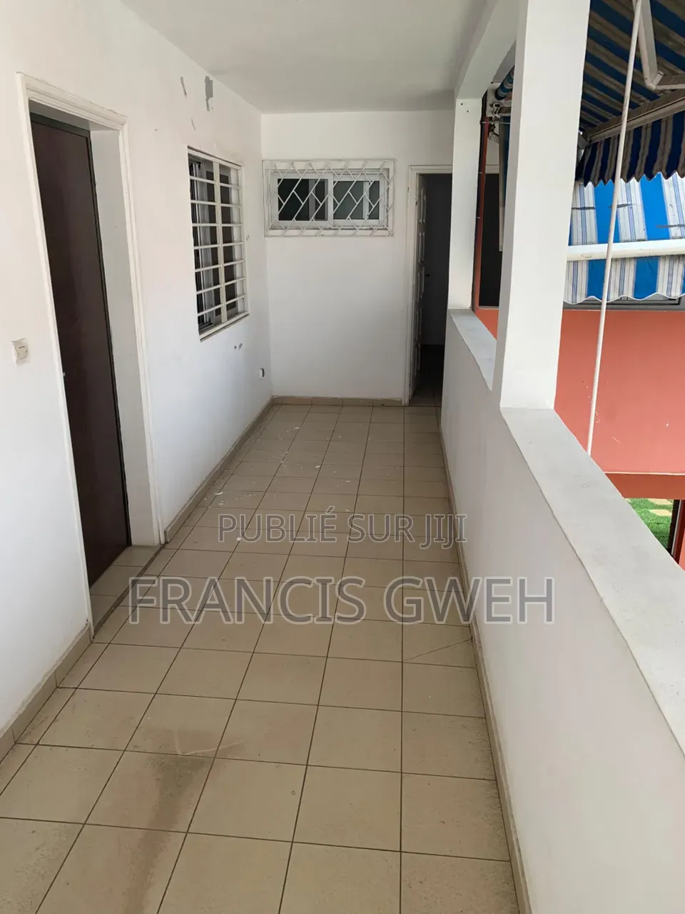 5chbre Duplex dans Francis Gweh, Cocody à Louer