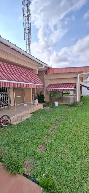 6chbre Duplex dans Francis Gweh, Cocody à Louer