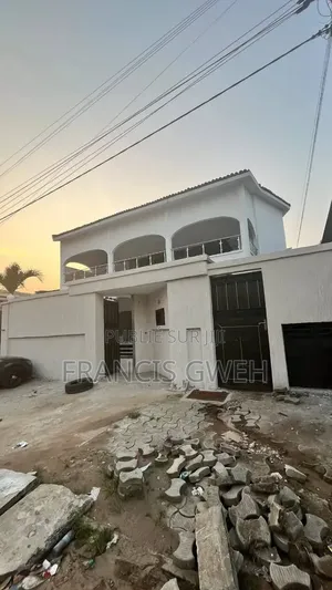 10chbre Duplex dans Francis Gweh, Cocody à Louer
