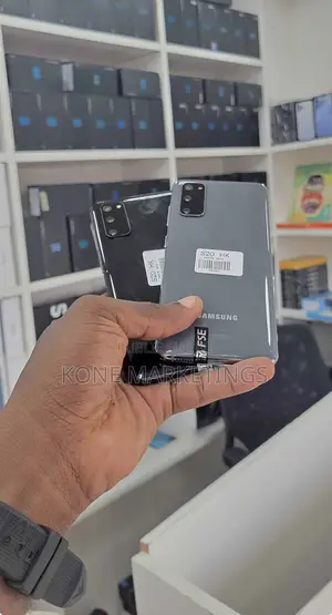 Nouveau Samsung Galaxy S20 128 GB Noir