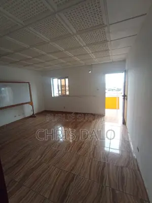 1chbre Appartement dans Roberson, Cocody à Louer