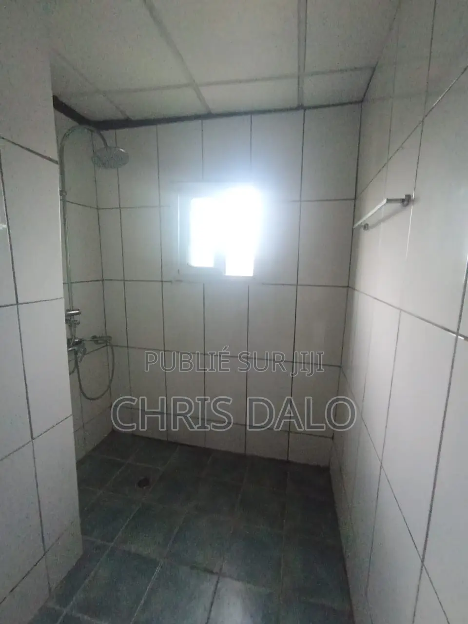 1chbre Appartement dans Roberson, Cocody à Louer