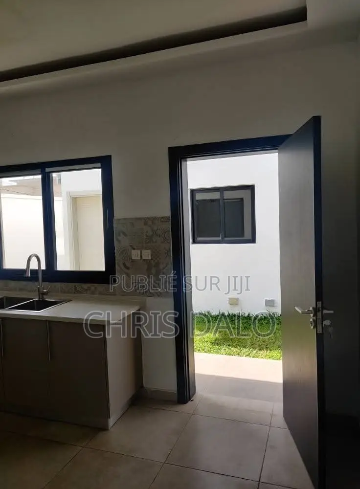 4chbre Duplex dans Roberson, Bingerville à Vendre