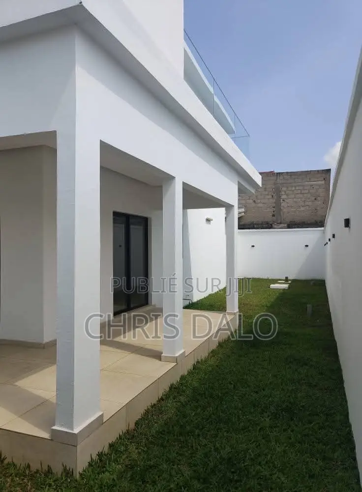 4chbre Duplex dans Roberson, Bingerville à Vendre