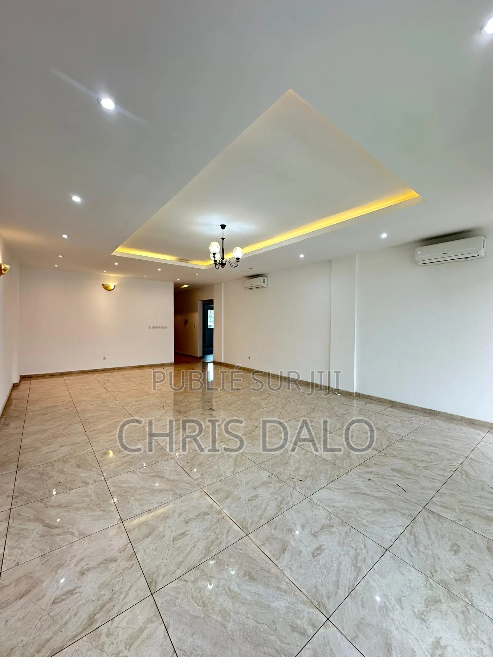 2chbre Appartement dans Roberson, Cocody à Louer