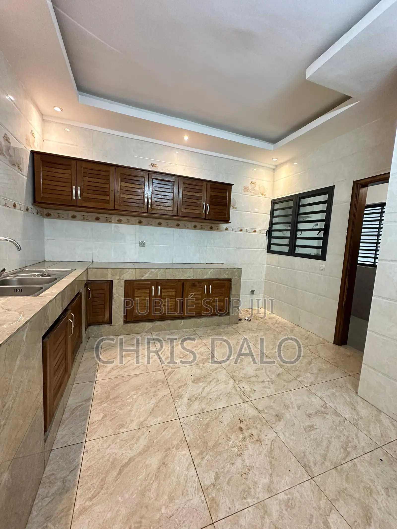 2chbre Appartement dans Roberson, Cocody à Louer