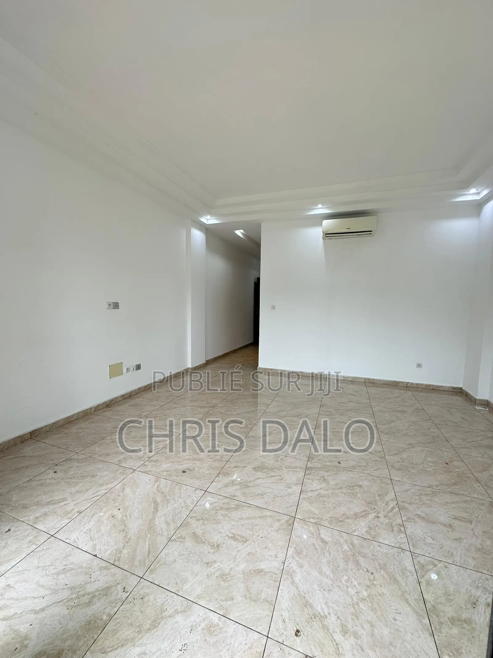 2chbre Appartement dans Roberson, Cocody à Louer