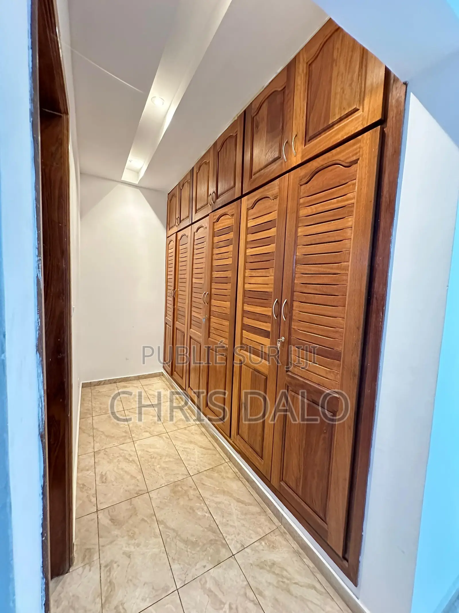 2chbre Appartement dans Roberson, Cocody à Louer
