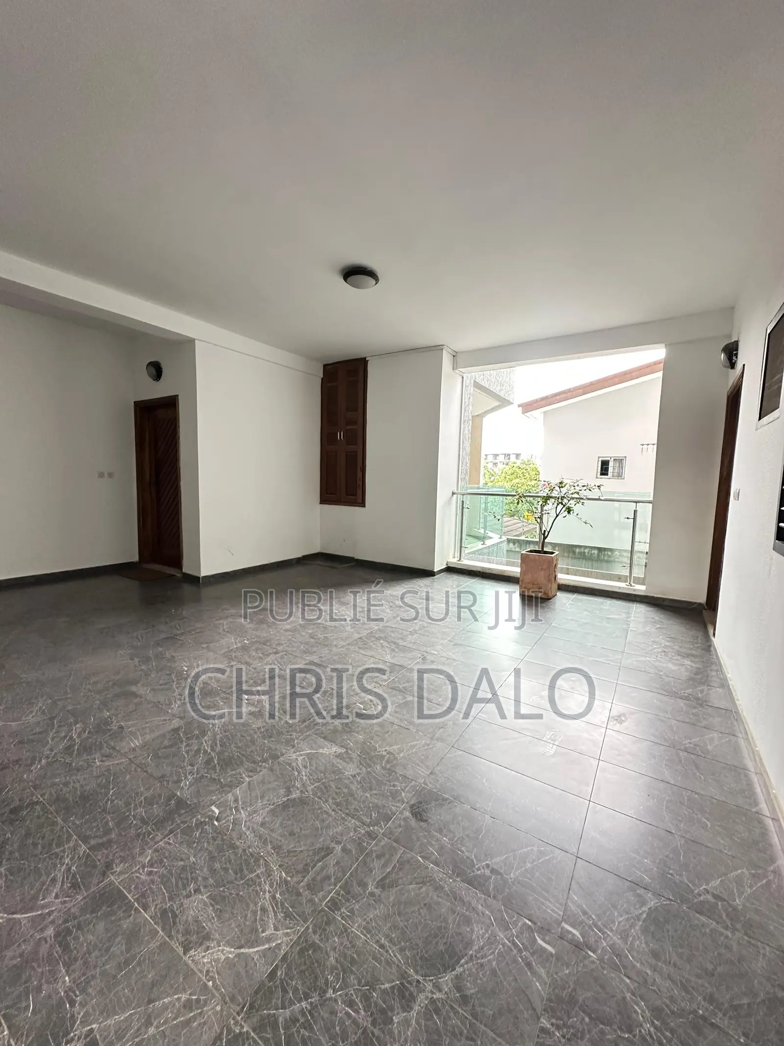 2chbre Appartement dans Roberson, Cocody à Louer