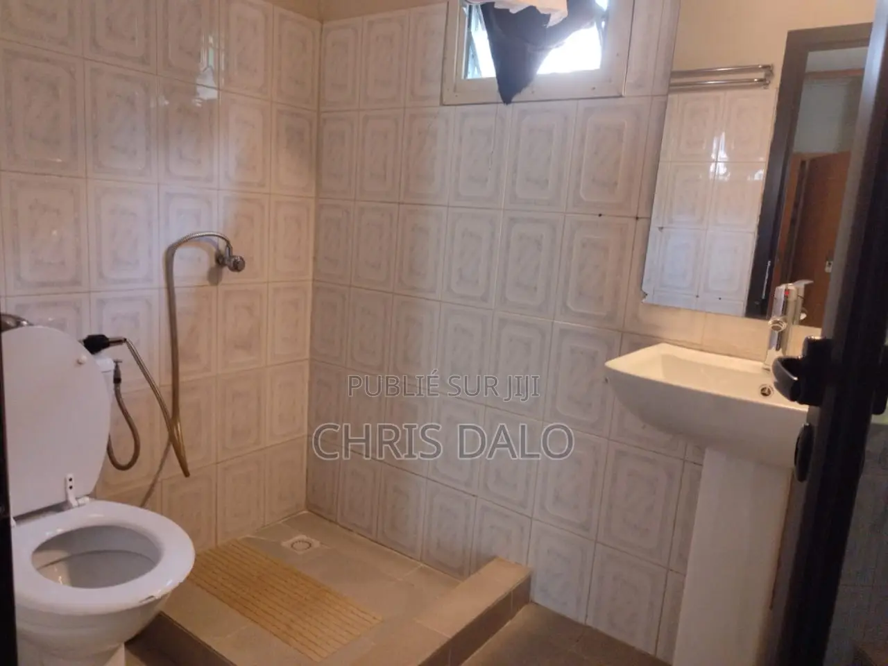 3chbre Villa dans Roberson, Cocody à Louer