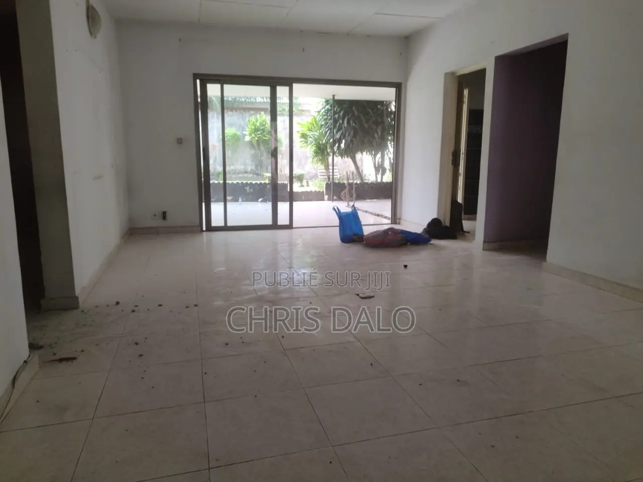 3chbre Villa dans Roberson, Cocody à Louer