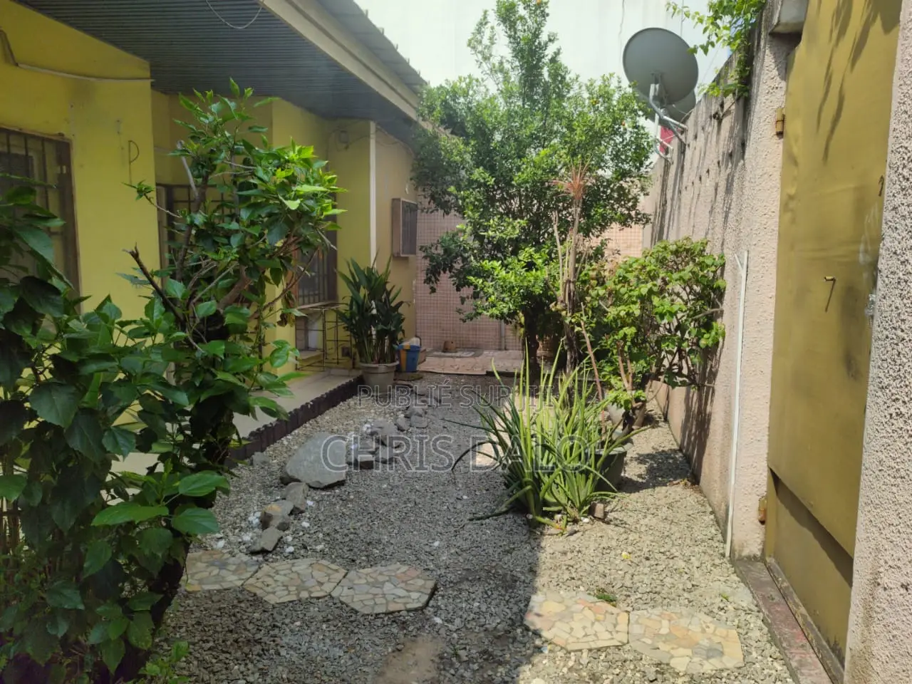 3chbre Villa dans Roberson, Cocody à Louer