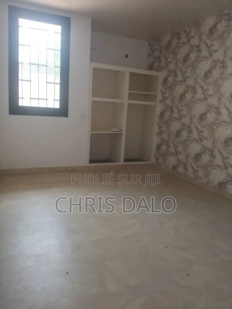 4chbre Villa dans Roberson, Cocody à Louer