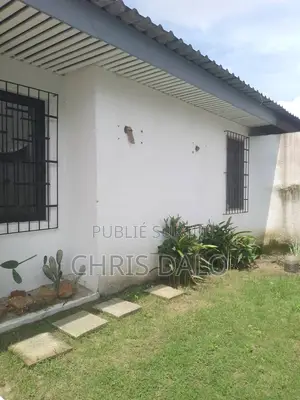 4chbre Villa dans Roberson, Cocody à Louer