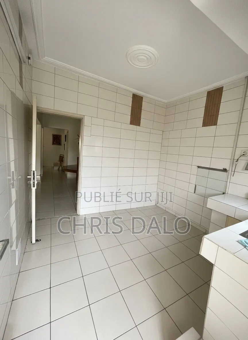 5chbre Duplex dans Roberson, Cocody à Vendre