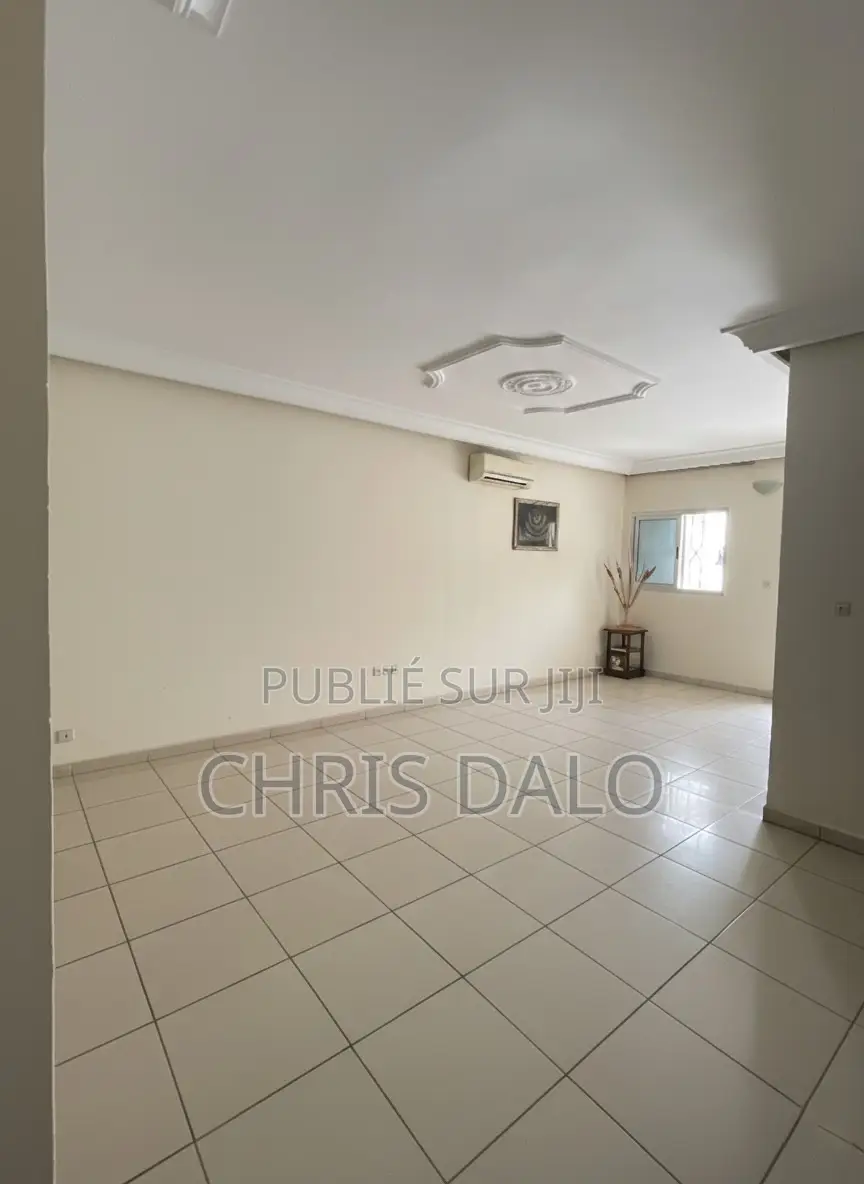 5chbre Duplex dans Roberson, Cocody à Vendre