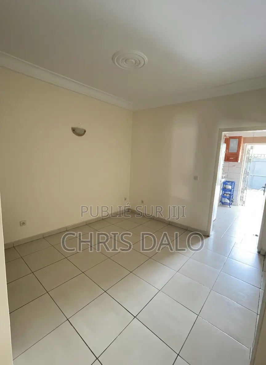 5chbre Duplex dans Roberson, Cocody à Vendre