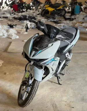Nouveau TVS HLX 125 1996 Blanc
