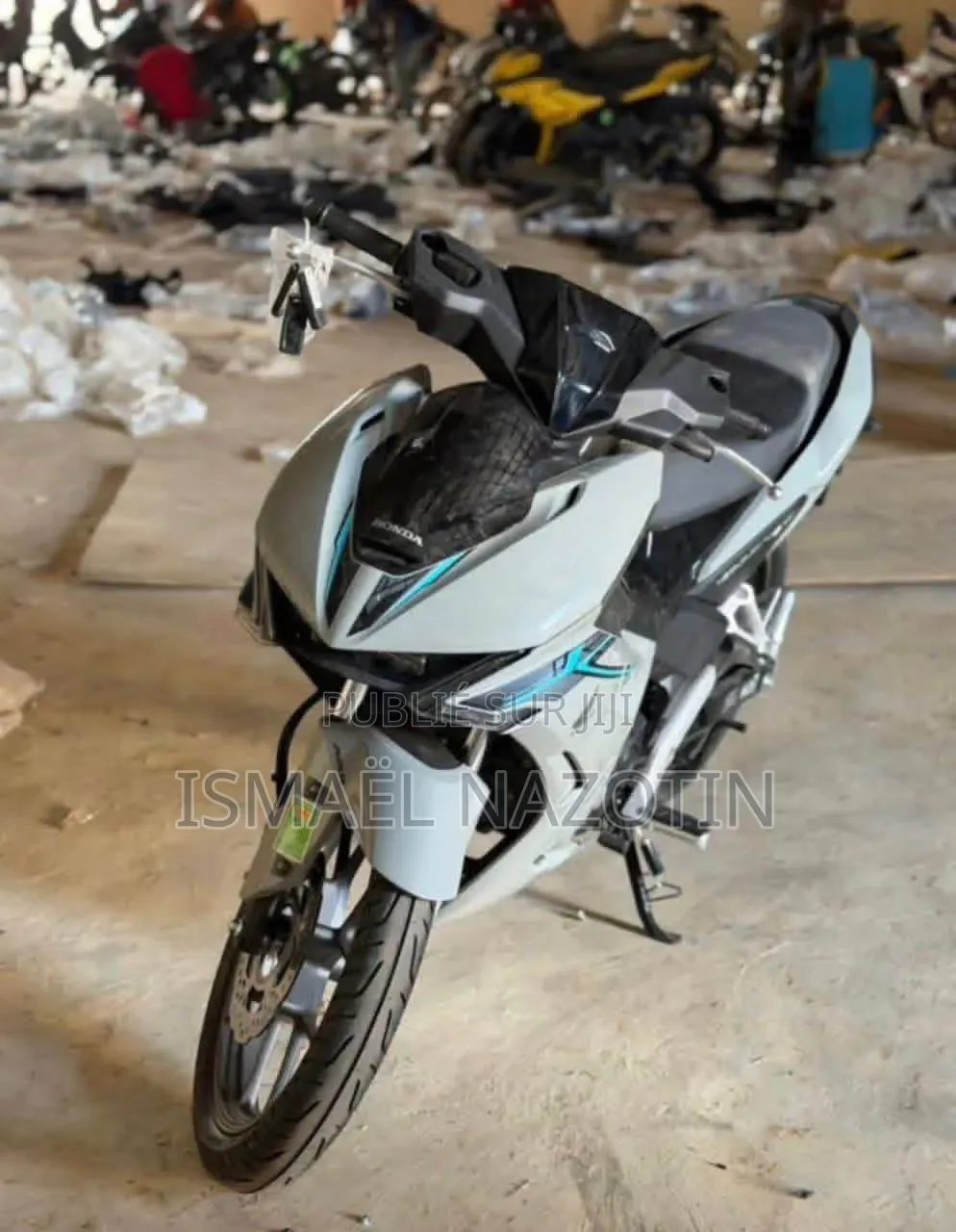 Nouveau TVS HLX 125 1996 Blanc