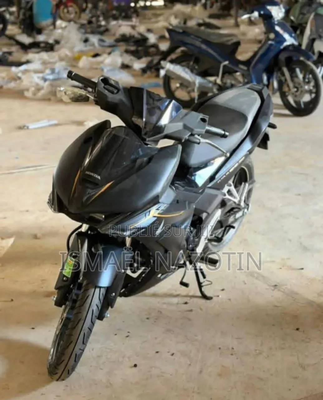 Nouveau TVS HLX 125 1996 Blanc