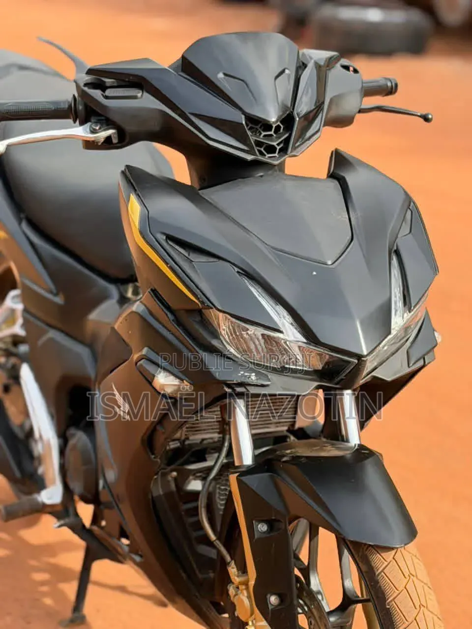 Nouveau TVS HLX 125 1996 Blanc