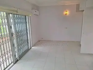 8chbre Maison dans Beraka Corporation, Cocody à Louer