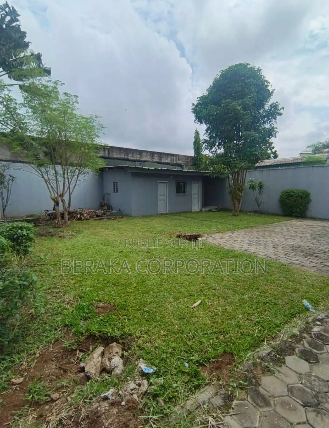 5chbre Maison dans Beraka Corporation, Cocody à Louer