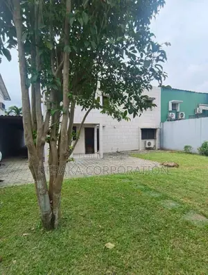 5chbre Maison dans Beraka Corporation, Cocody à Louer