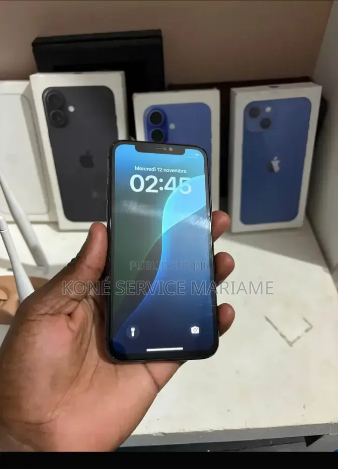Nouveau Apple iPhone 11 128 GB Noir