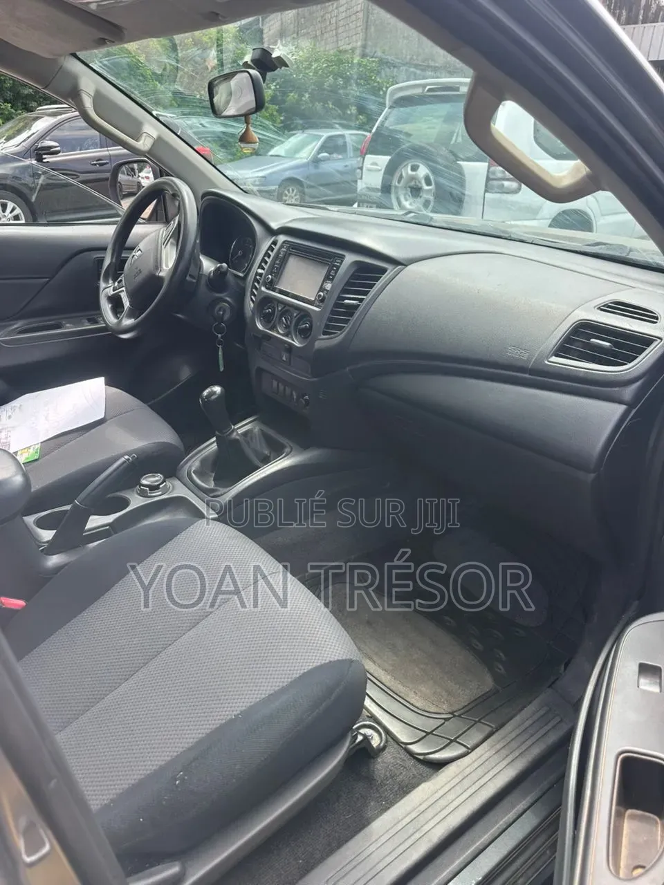 Mitsubishi L200 2022 Gris