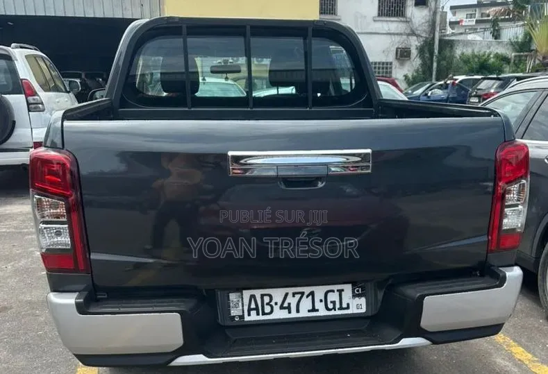 Mitsubishi L200 2022 Gris