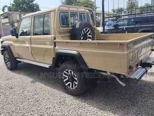 Nouveau Toyota Land Cruiser 79 Series 2025 Beige