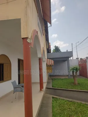 5chbre Duplex dans Ange Immobilier, Cocody à Vendre