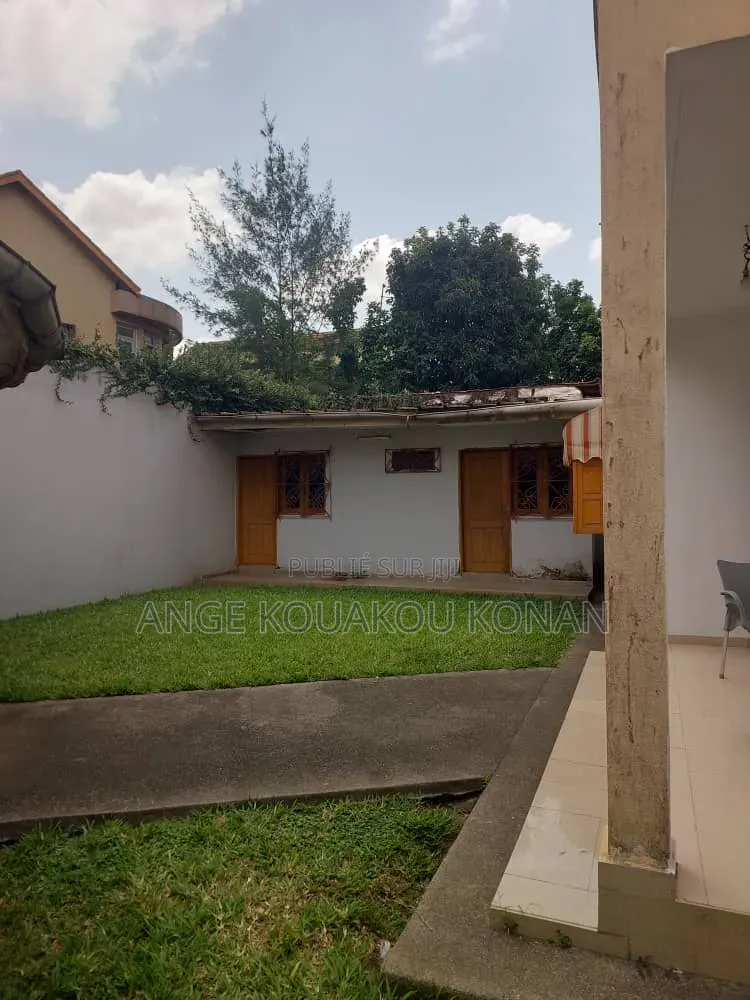 5chbre Duplex dans Ange Immobilier, Cocody à Vendre