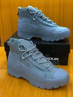 Chaussures Disponible
