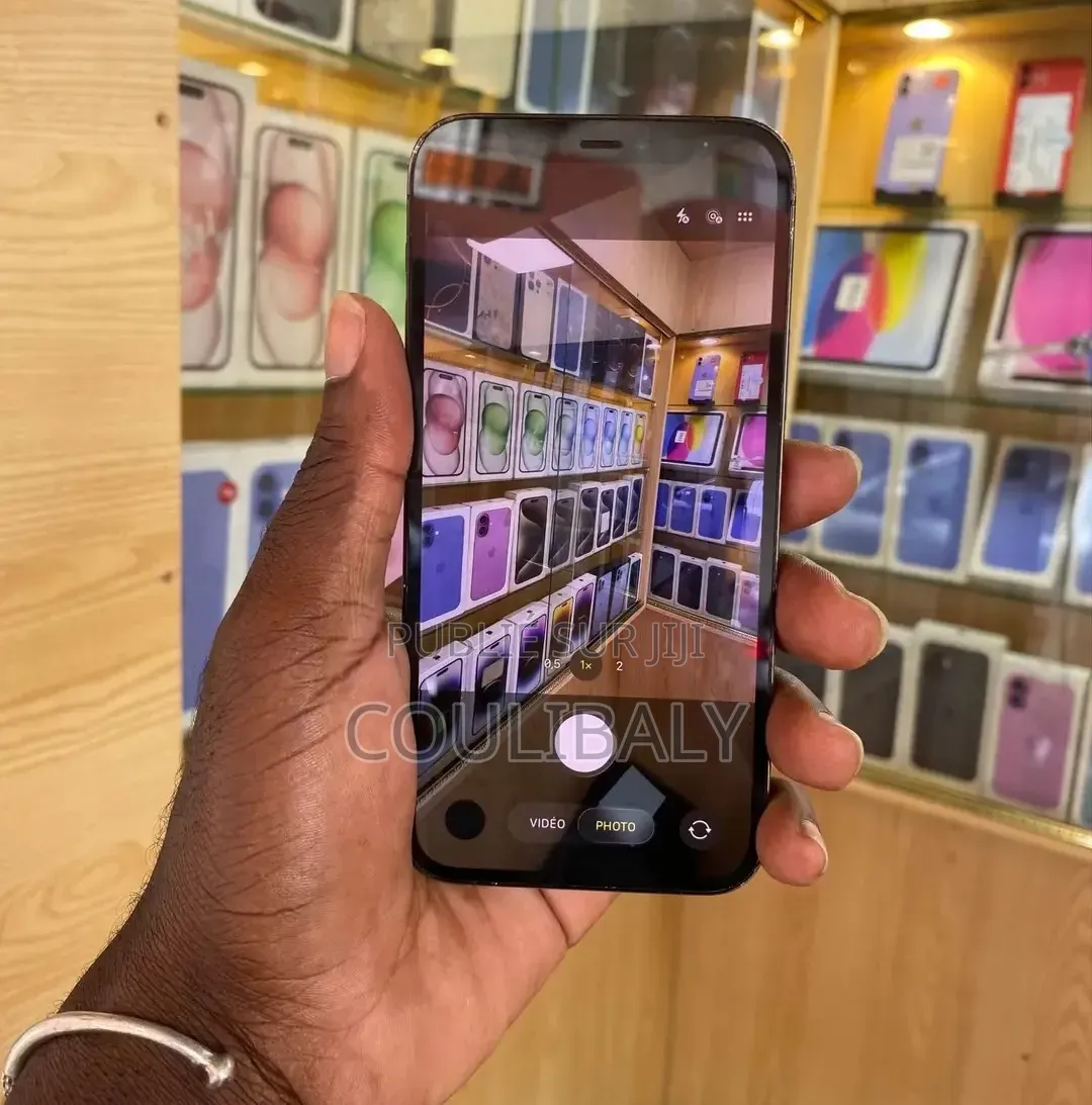 Nouveau Apple iPhone 12 Pro 128 GB Noir