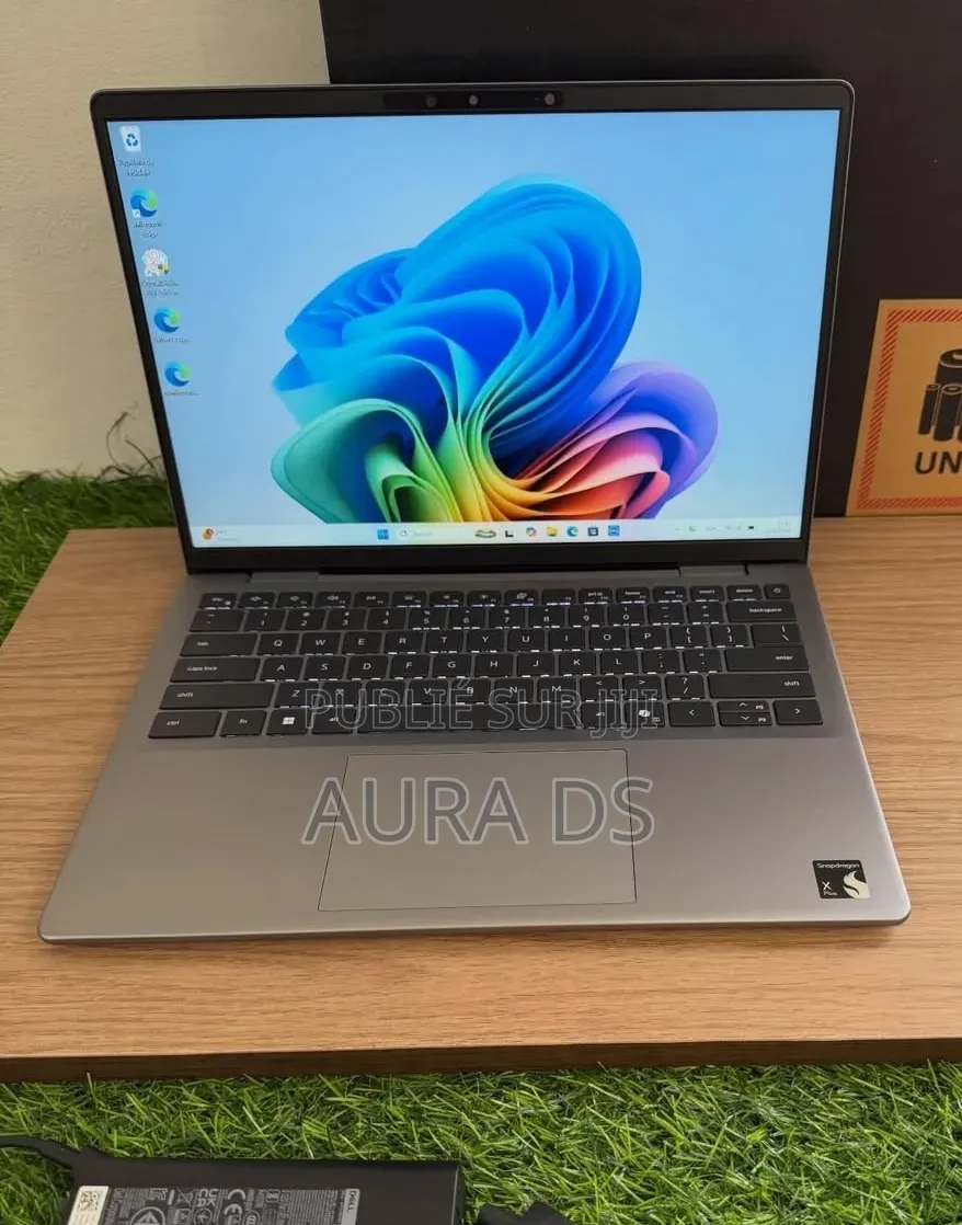 Nouveau Dell Inspiron 14 16GB Qualcomm Snapdragon X Plus SSD 512GB