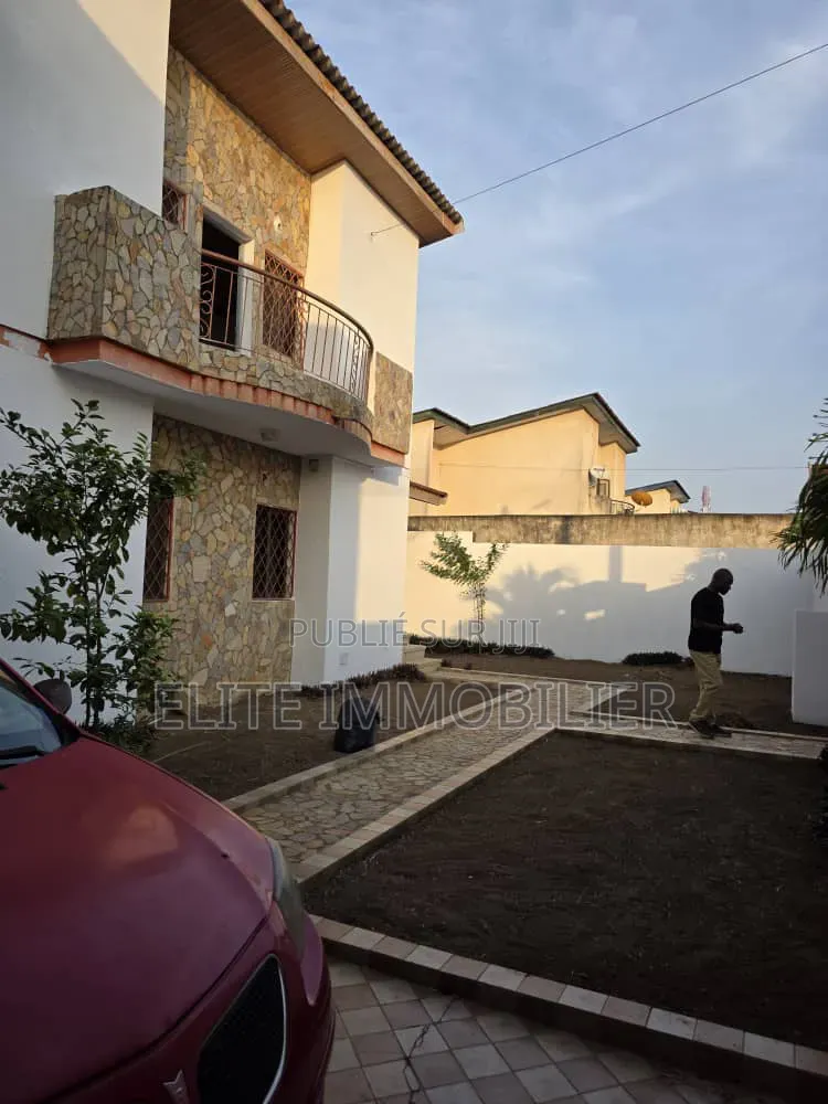 3chbre Duplex dans Cocody Palmeraie à Vendre