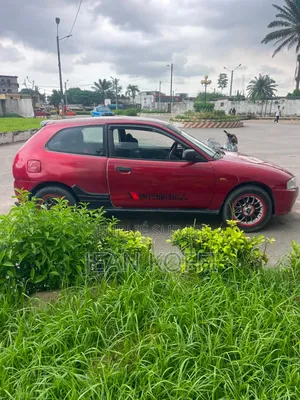 Mitsubishi Colt 2000 Rouge