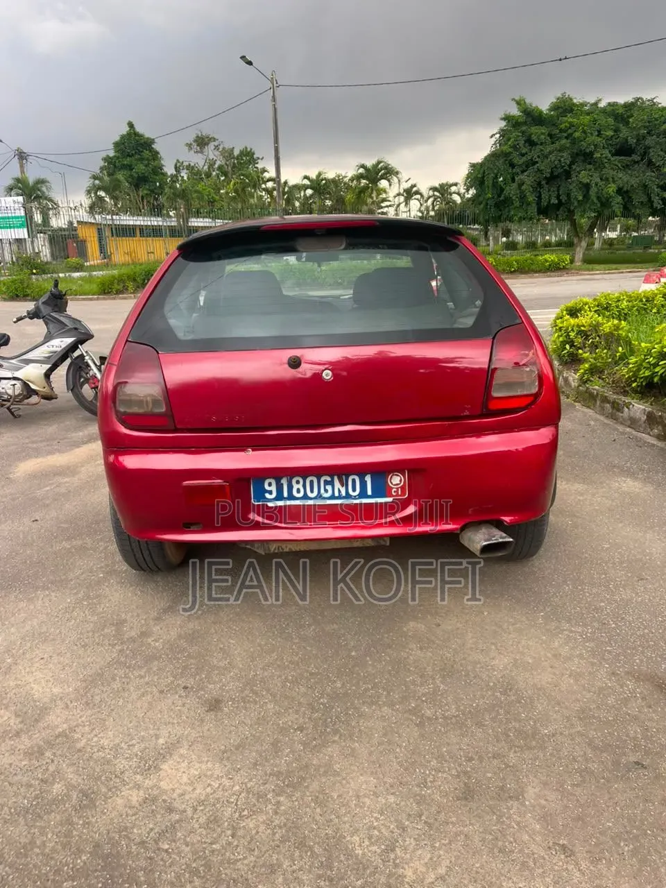 Mitsubishi Colt 2000 Rouge