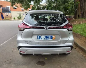 Suzuki Swift 2022 Gris