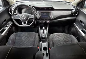 Suzuki Swift 2022 Gris